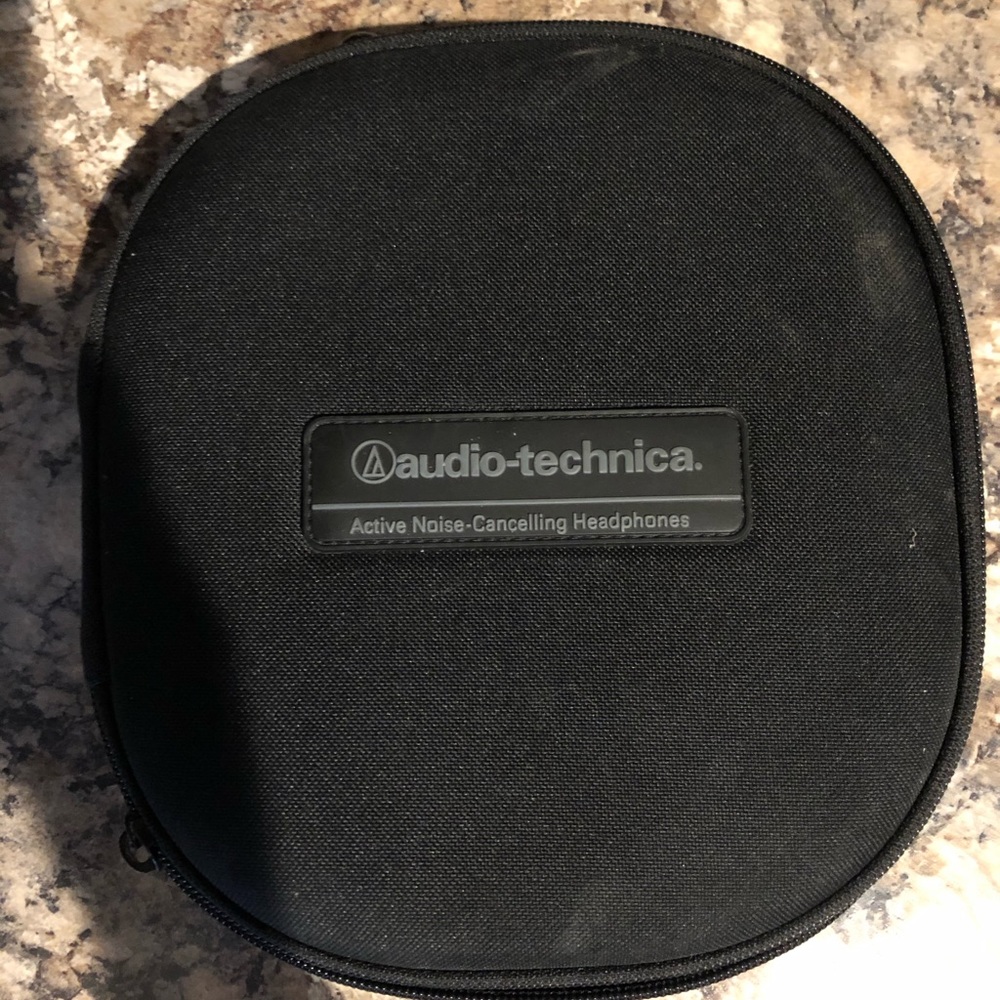 Quiet Point AudioTechnica Noise Cancel Headphones